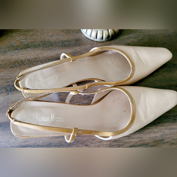 Neiman Marcus Luxury Kitten Heel Genuine Buttery Leather Slingback Shoes TanUS 9 - Picture 3 of 16